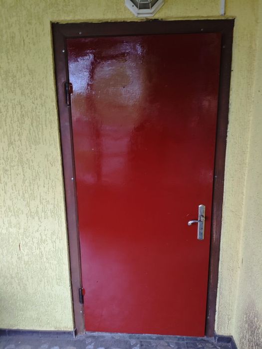 вхідні металеві двері