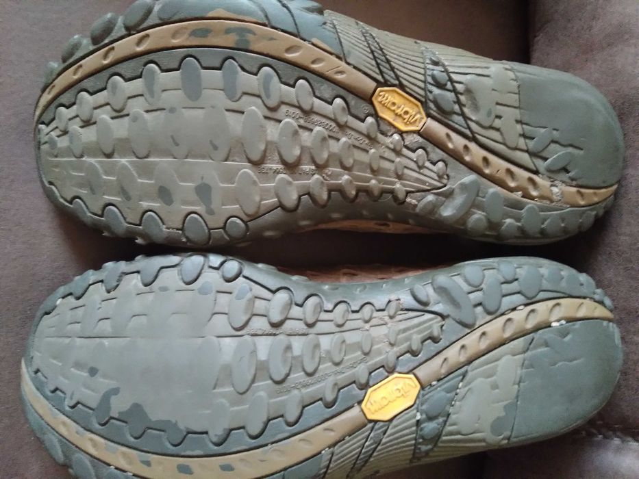 Мужские кожаные трекинговые кроссовки merrell