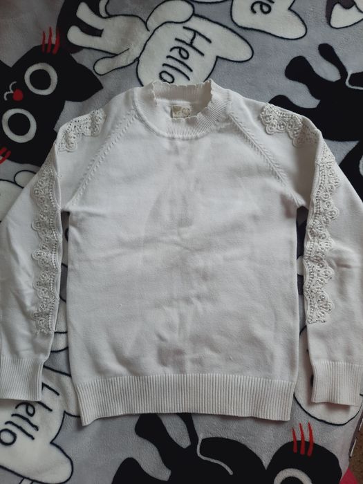Кофта біла на дівчинку