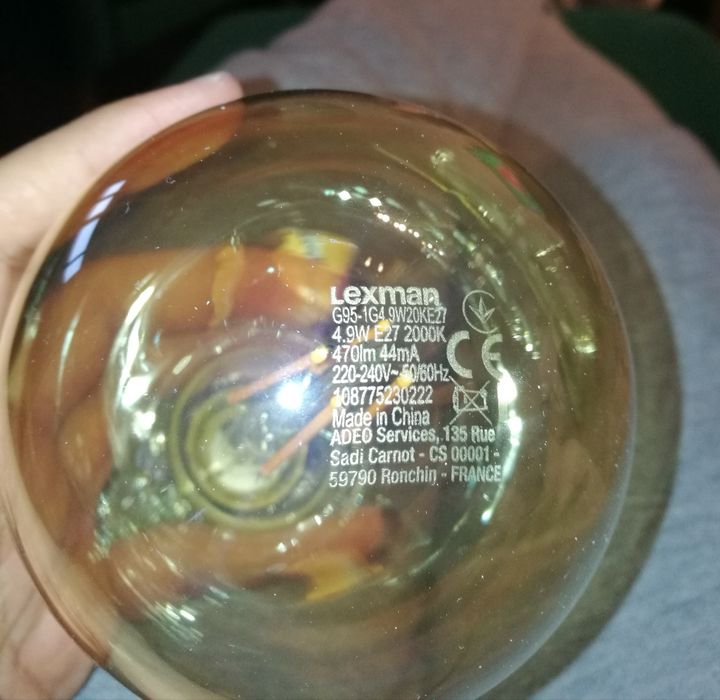 Lâmpada E27 4.9W 470lm