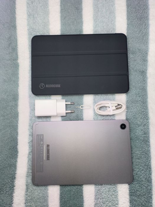 Планшет+чохол Alldocube iplay 50 mini pro 8/128 8.4 дюйм 4G Helio G99