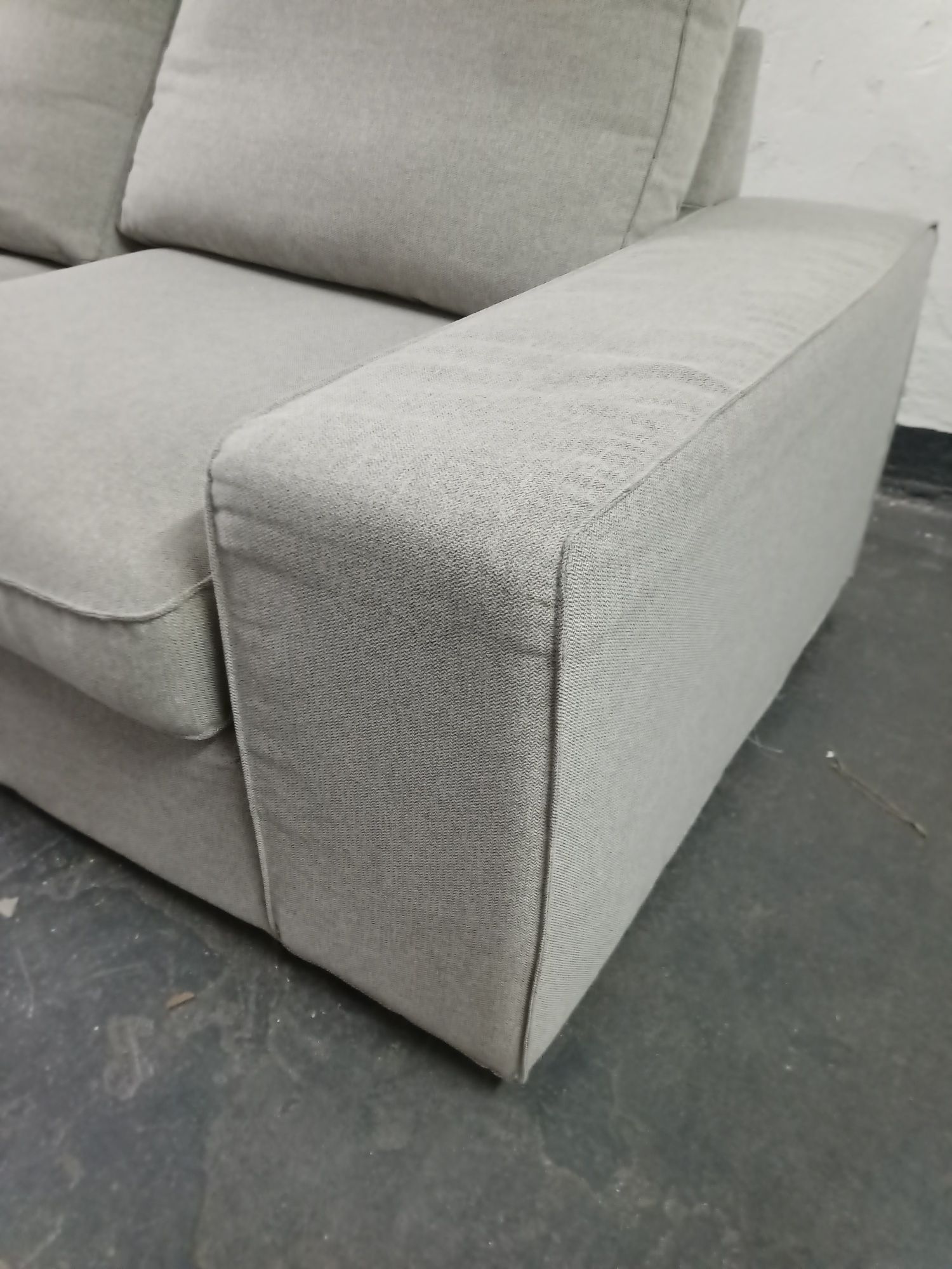 Sofa 2-osobowa IKEA Kivik - kanapa szara.