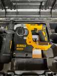 Mlotowiertarka Dewalt DCH273