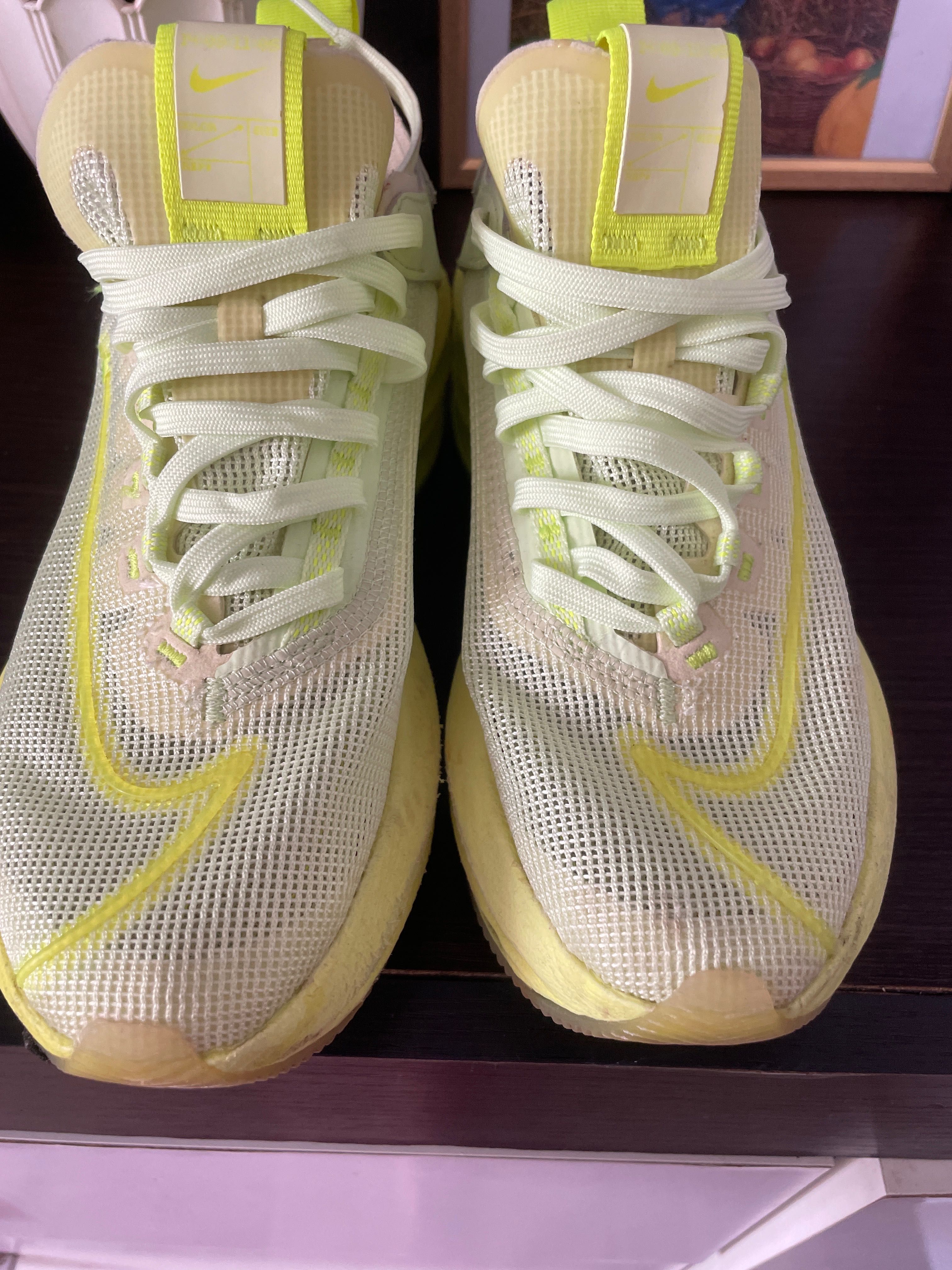 Кроссовки женские Nike