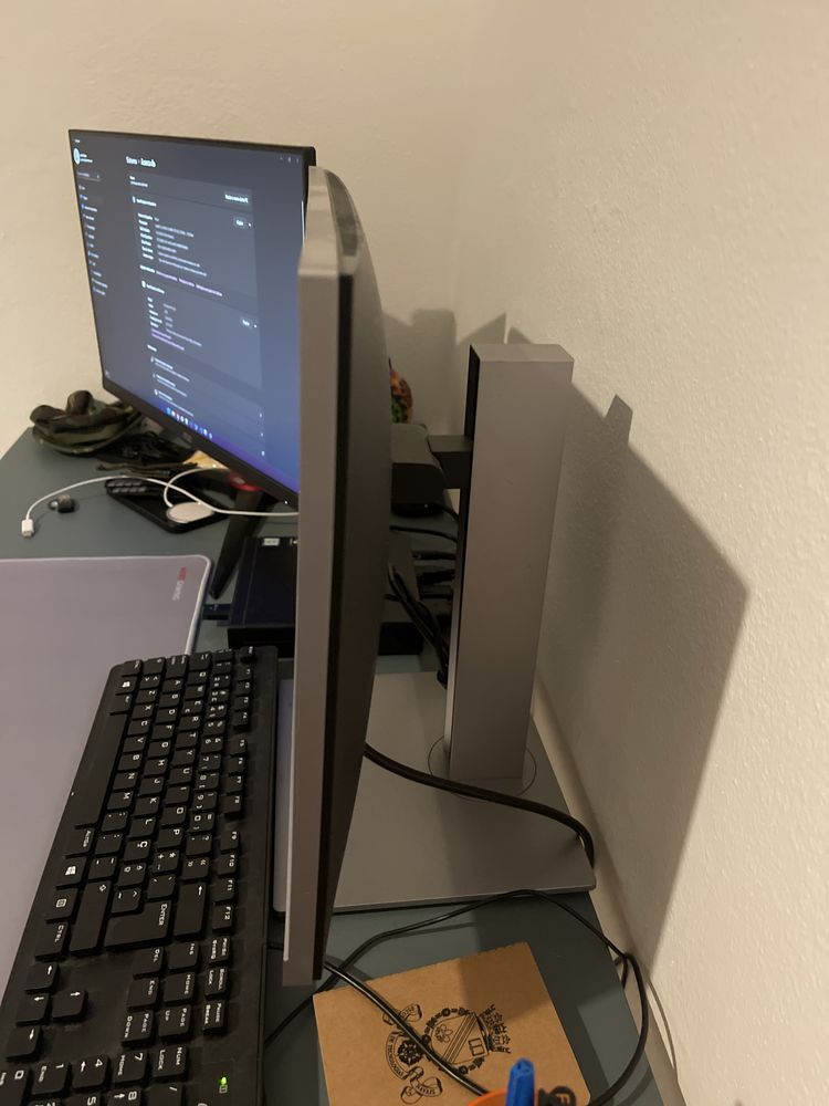HP EliteDisplay E223