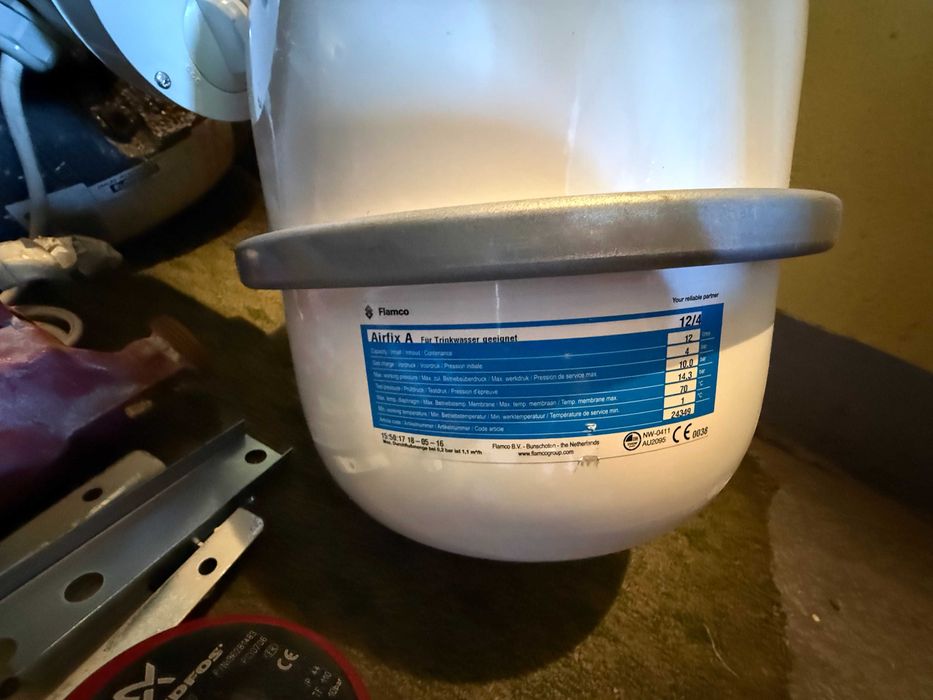 Zbiornik CWU + grzałka + zbiornik wyrównawczy + pompy obiegowe