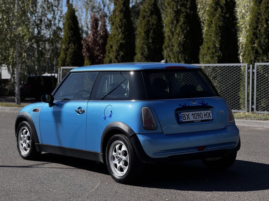 MINI ONE 2004 - обʼєм двигуна 1.6
