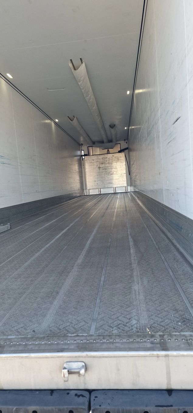 Schmitz Cargobull SCB*S3B  Bardzo mały przebieg km/mth niestandartowe wyposażenie,stan b.dobry