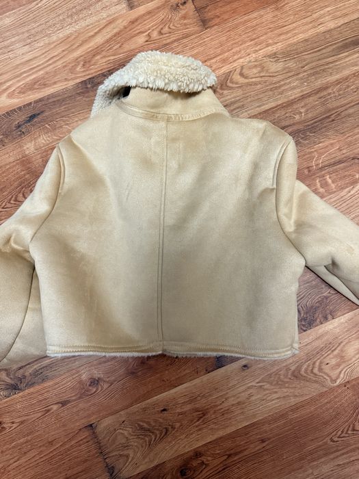 Дубленка весна-осінь Bershka