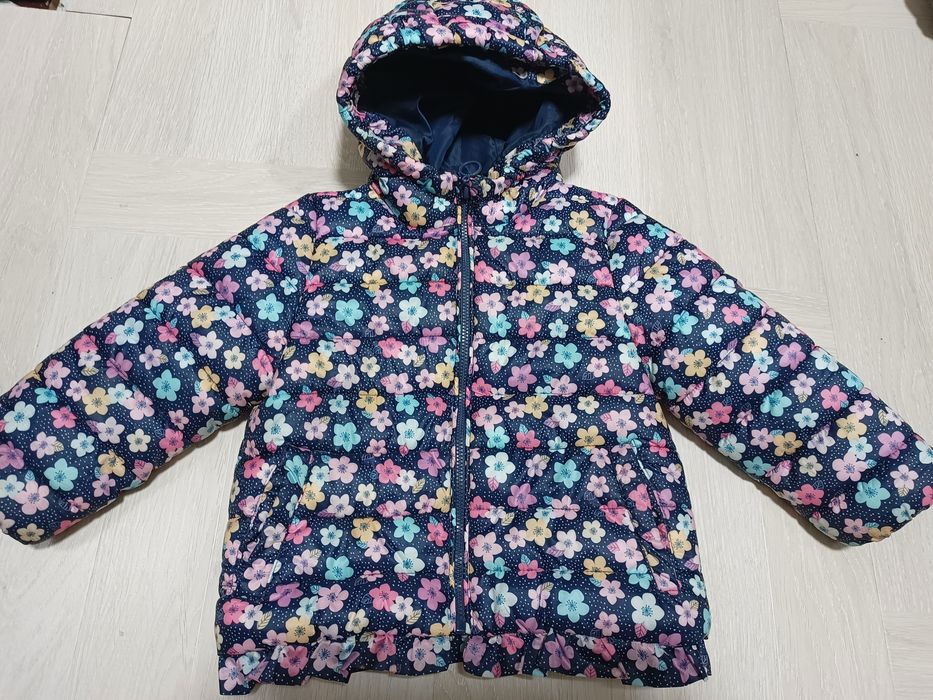 Дитяча куртка на дівчинку