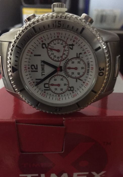 50% Desconto - Timex Milan Chrono T2N160 Novo