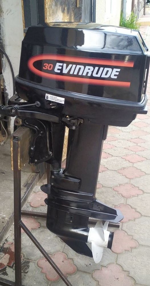 Продам Evinrude 30