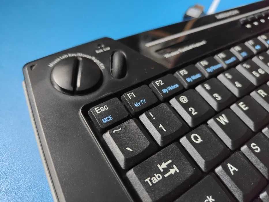 Klawiatura bezprzewodowa z trucballem 10 m zasieg TV/PC/LAP