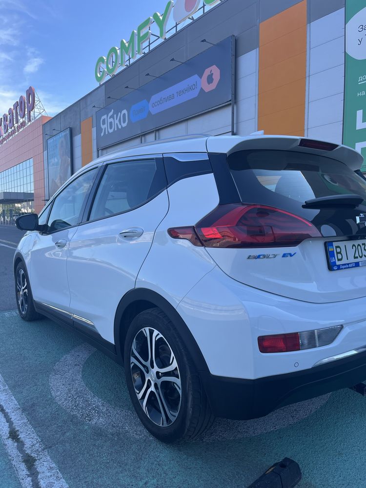 Chevrolet Bolt Premier 2021 р.в  цілий без ДТП!