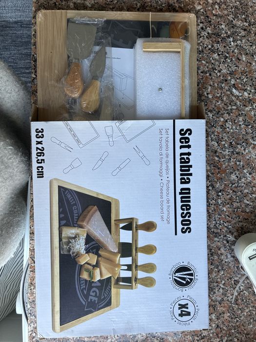 Set de tabua de queijo NOVO com talheres