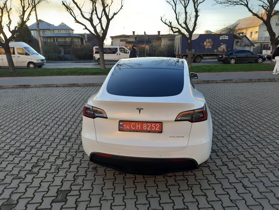 Tesla Model Y 2022 Dual Motor Long Range  повний привід 4×4