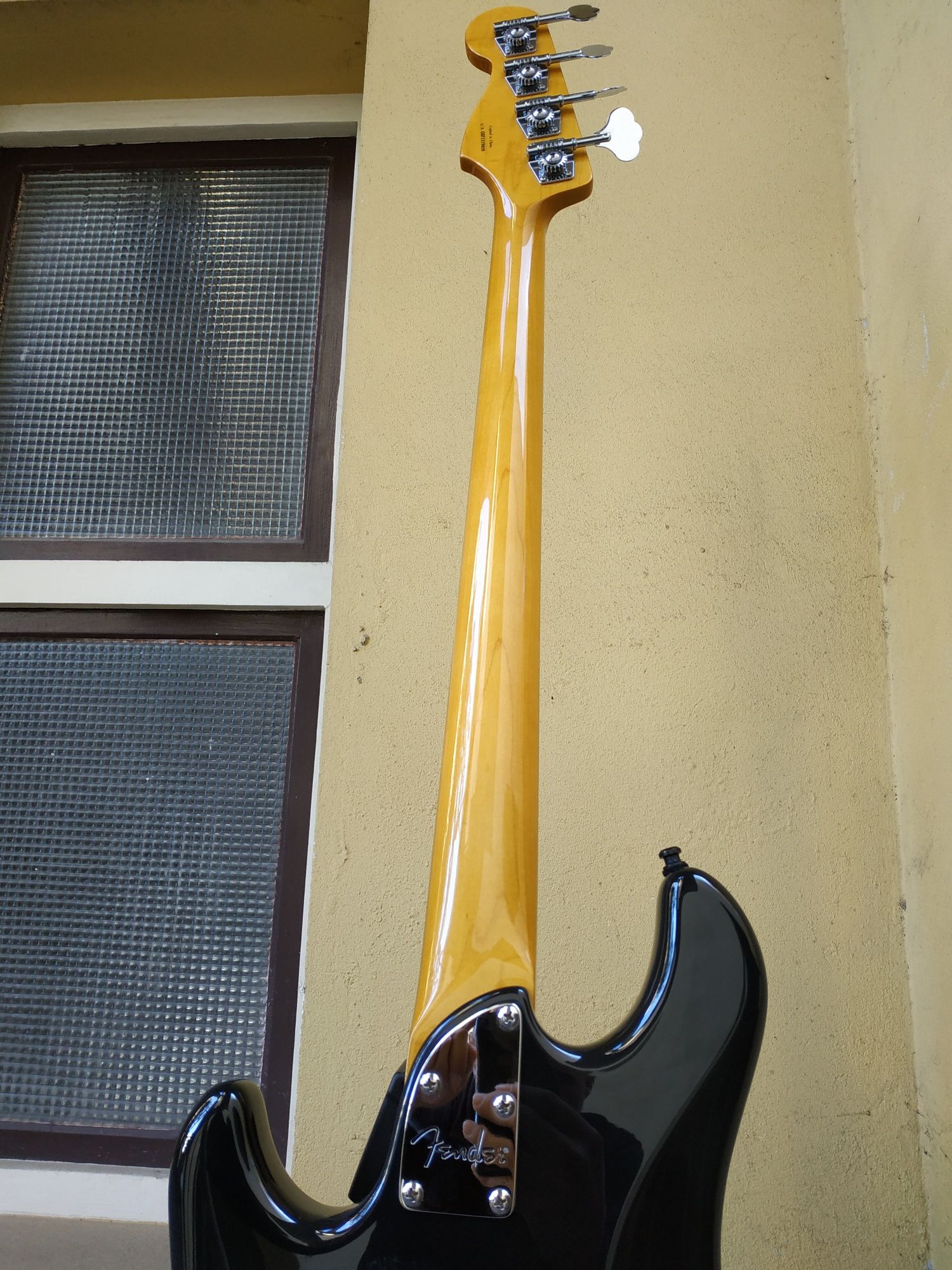 Fender dimension bass