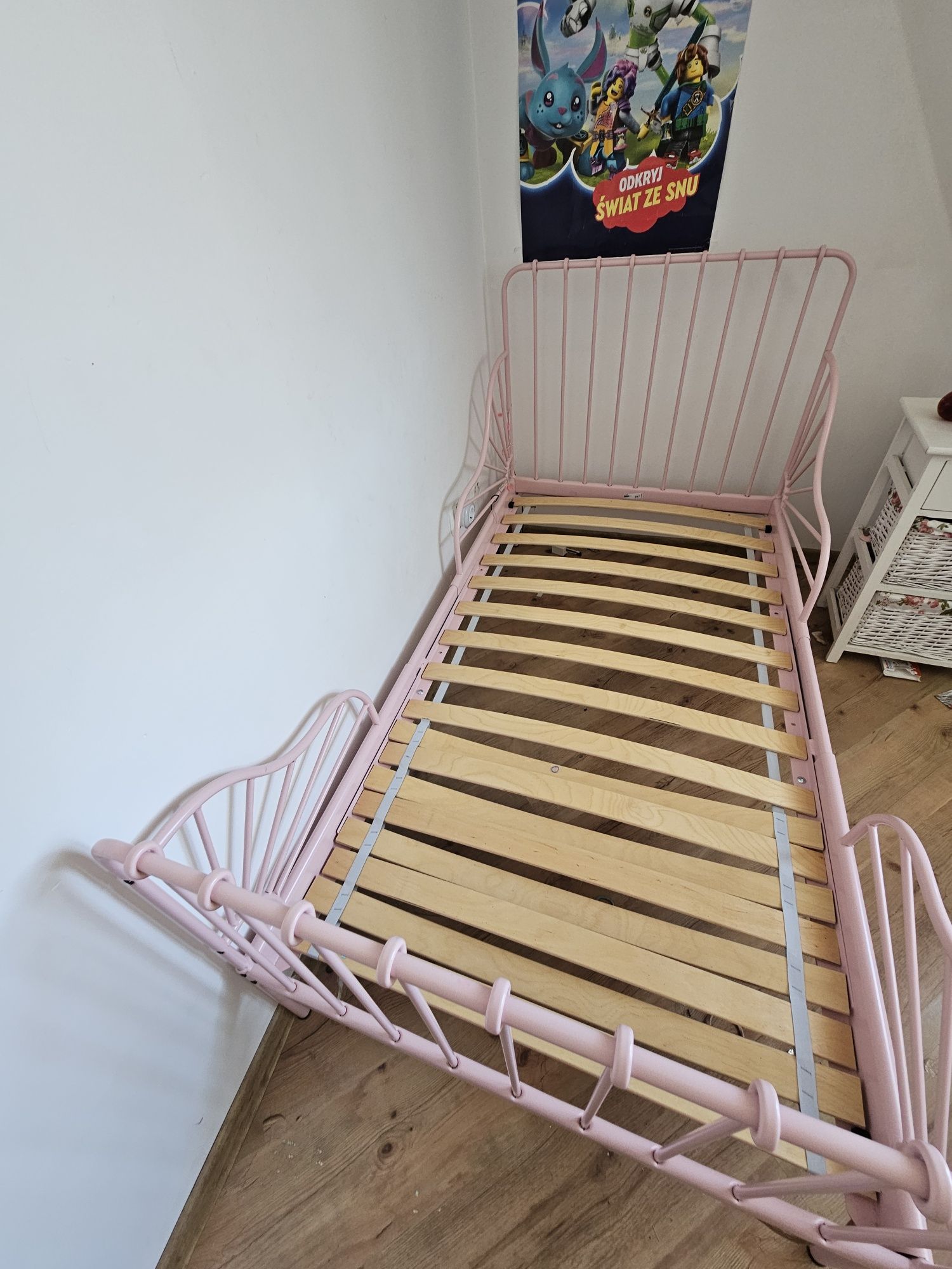 Łóżeczko Ikea Minnem rosnące z dzieckiem Regulowane
