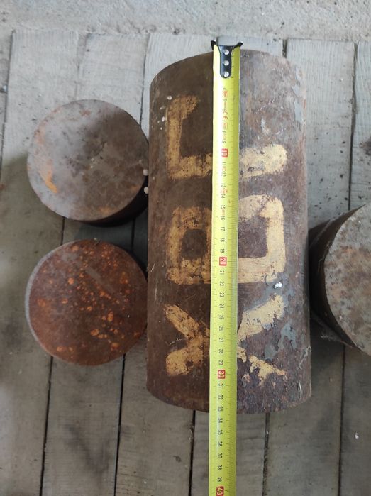 Круг 180 ми сталь ХВГ.довжина 33см.16см.8см.