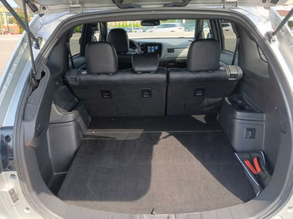 Mitsubishi Outlander Hybrid Plug-in SEL S-AWC      2022