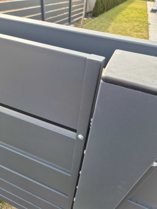 Brama przesuwna palisadowa | Bramy nowoczesne | Ogrodzenie frontowe