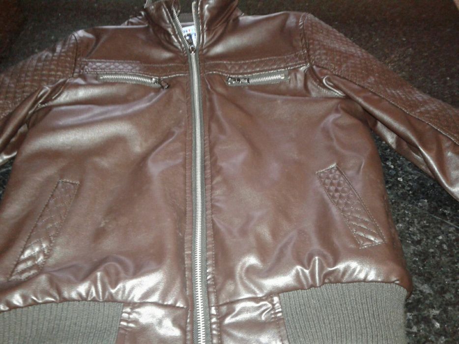 Casaca menino emitação pele como nova