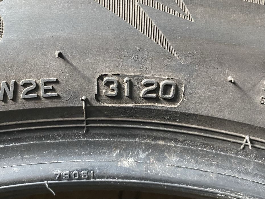 2шт 205/55R17 Bridgestone Blizzak LM005