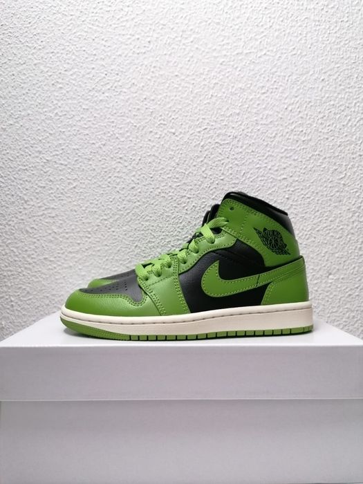 Air Jordan 1 Mid Green Tea Black