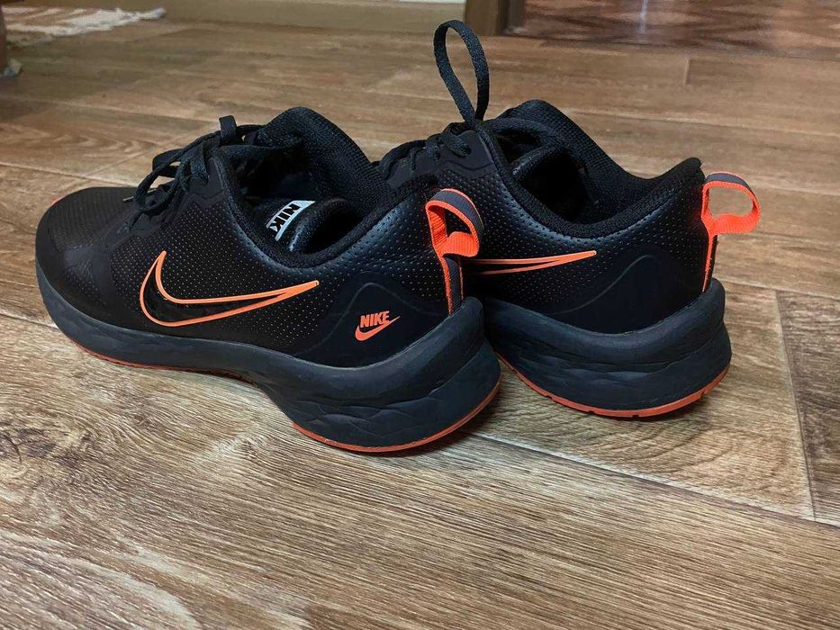 Чоловічі шкіряні кросівки Nike Zoom Winflo 8 Black Orange