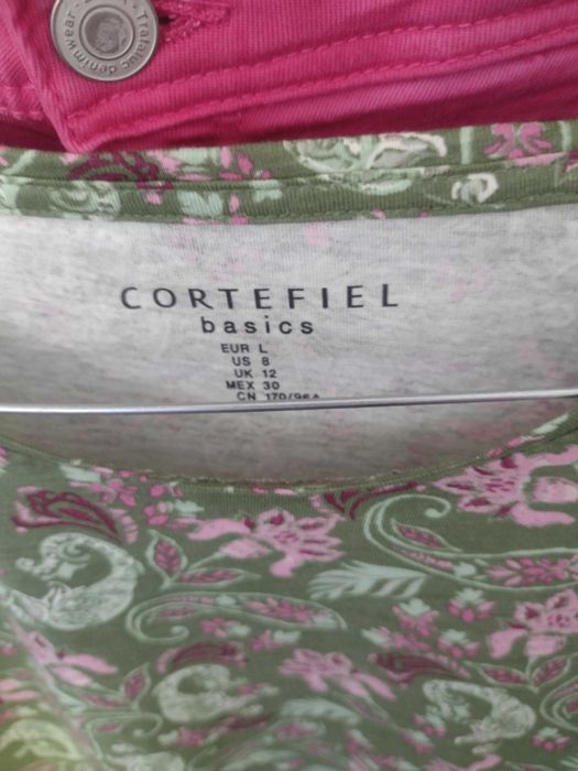 Conjunto de calça e t-shirt