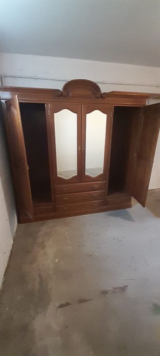 Guarda fatos / roupeiro