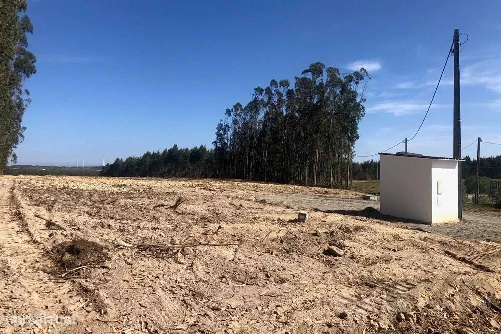 Terreno Rústico de 3.200 m² na Vila de Atouguia da Baleia