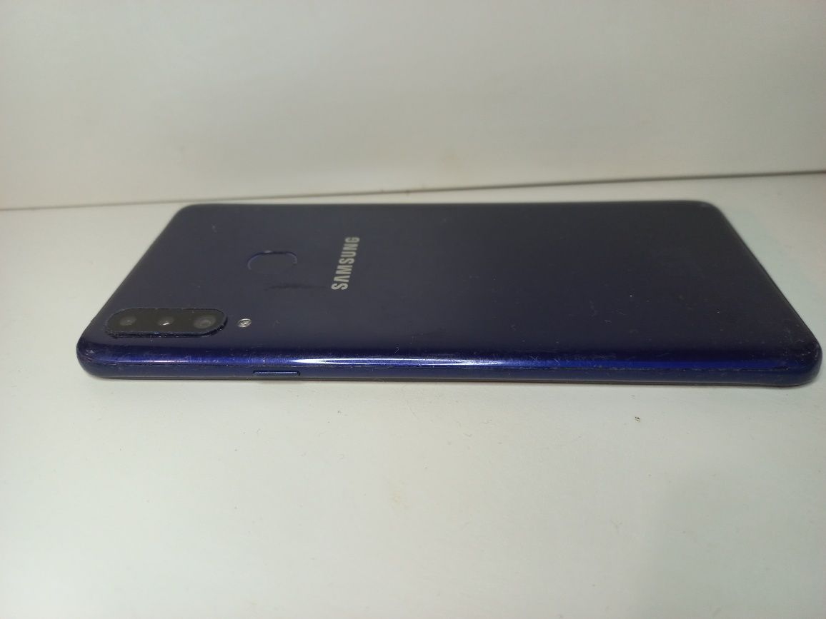 Смартфон Samsung A20 s ( 8-ядер) . Чехолы в подарок!