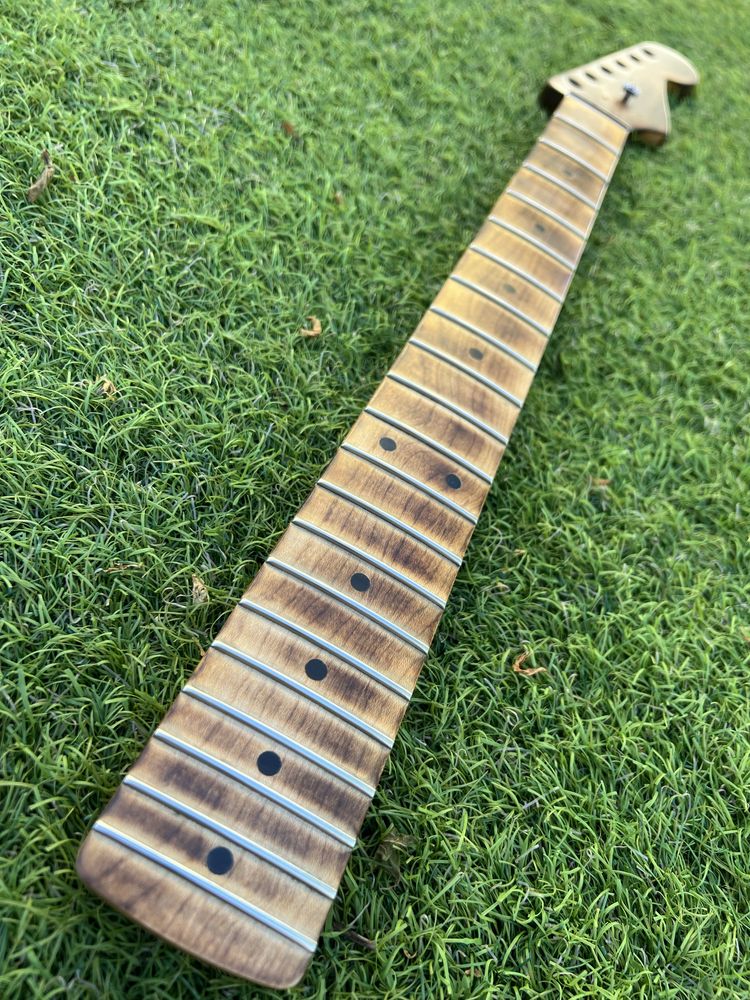 Braço Stratocaster Squier/Fender  Maple “queimado”