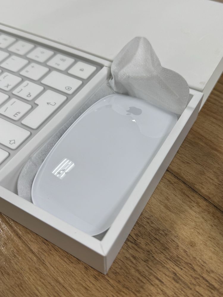 Apple Magic Keyboard and Mouse A1657