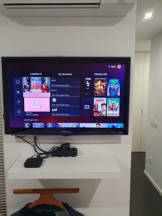 TV Samsung 32" em excelente estado