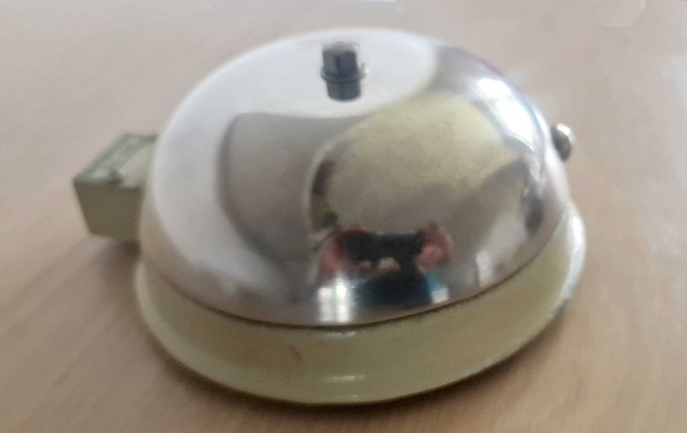 Duży stary naścienny dzwonek lata 60