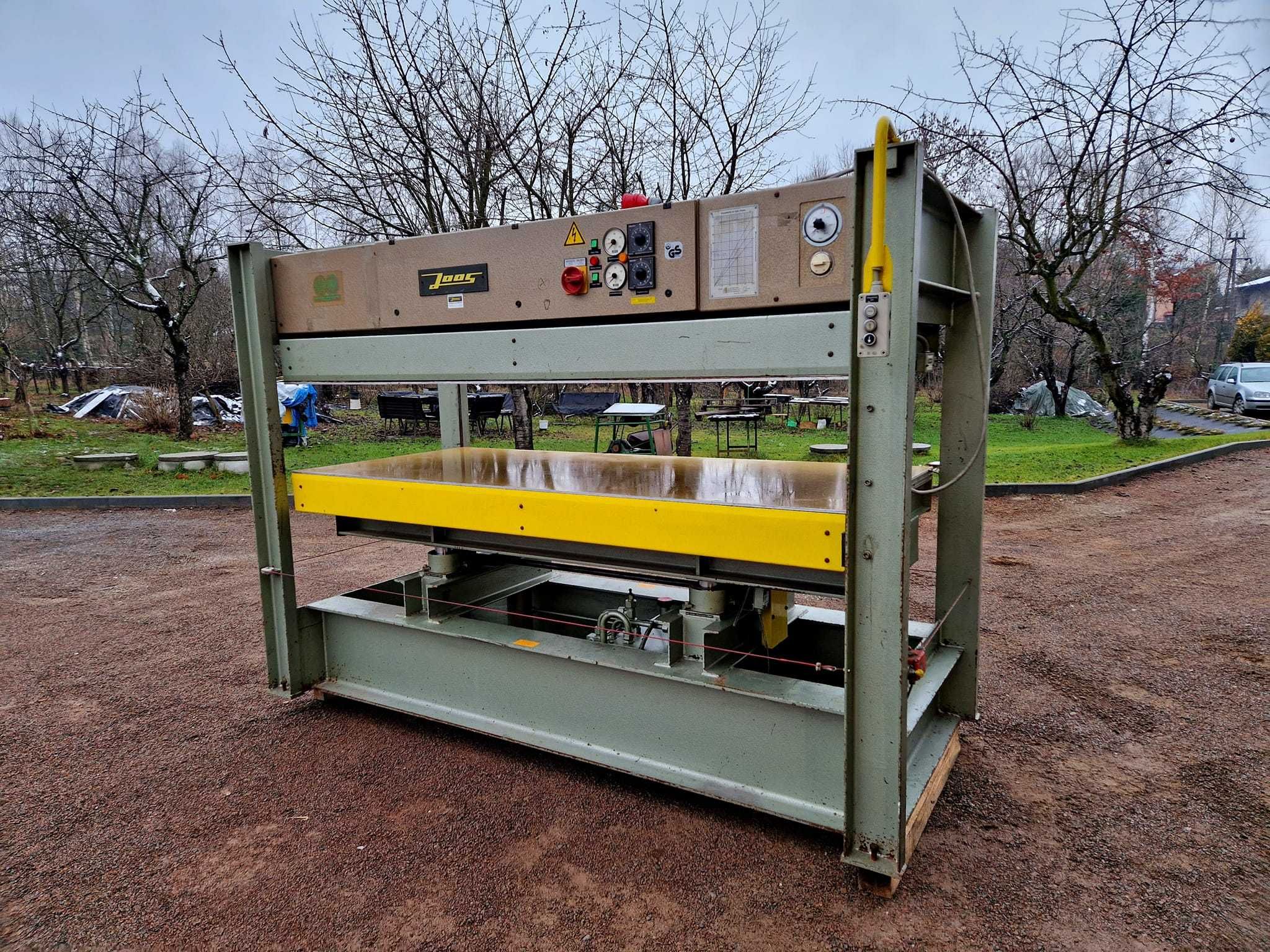 Prasa półkowa JOSS 250x110, grzana elektrycznie, prasa do forniru