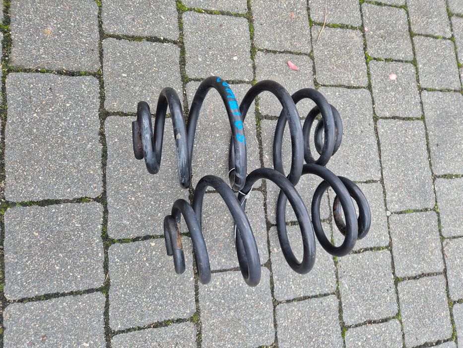 vw passat b5 kombi sprężyna sprężyny tył tylne komplet