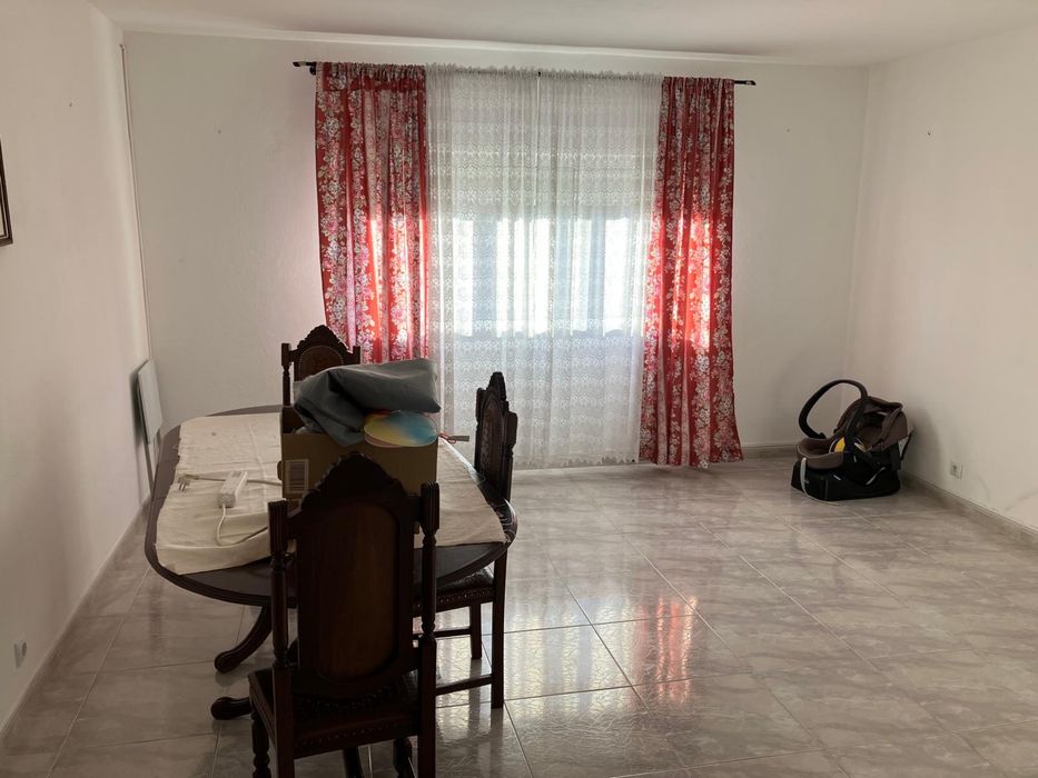 Quarto para arrendar no Cacem de cima