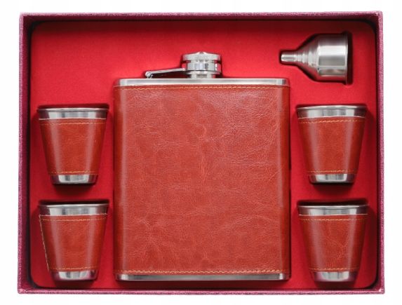 Brązowa Piersiówka Pokryta Skórą 540 ml + 4 Kieliszki 80 ml + Lejek