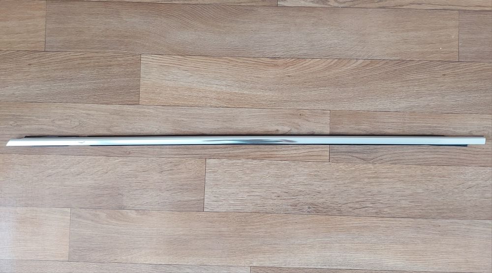 Хром фетра водительской двери Passat b8