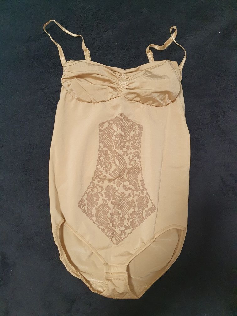 Eleganckie body wyszczuplające. Controlbody. Nowe. Beżowe Rozmiar L/XL