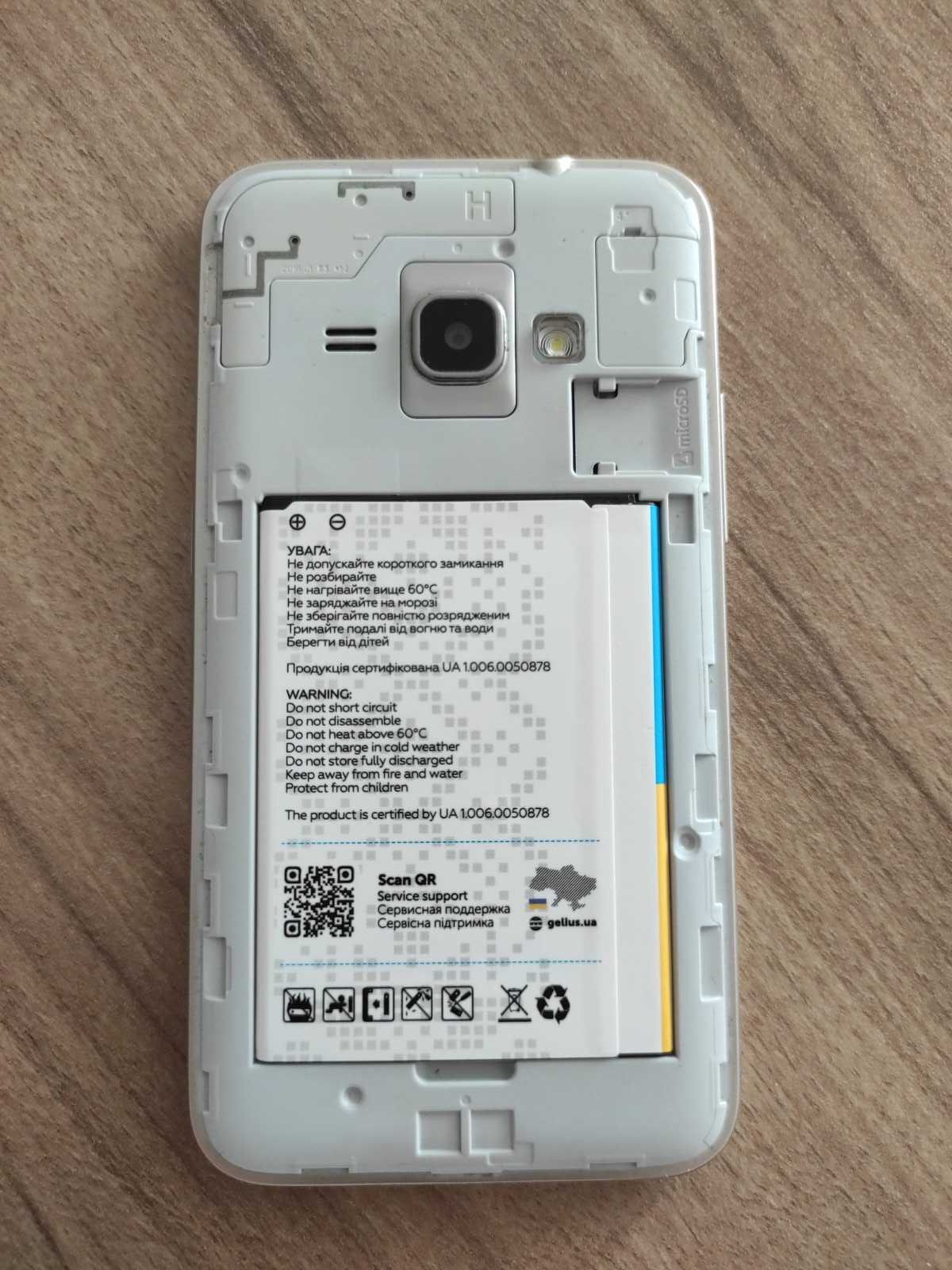 Samsung Galaxy J1 DUOS SM-J120H (нова батарея тримає 2 дні)