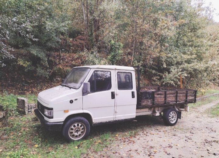 Peugeot j5 igual Fiat Ducato 6 lugares