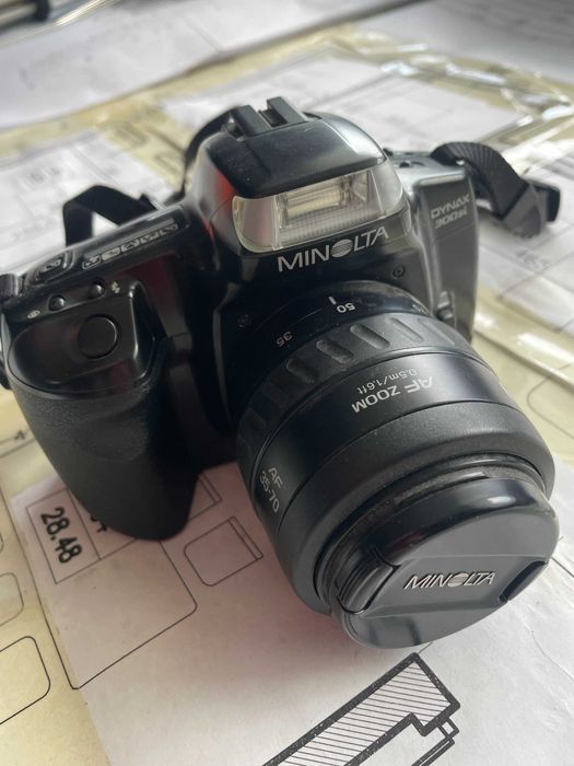 Minolta Dynax 300si z AF 35-70mm f/3.5-4.5