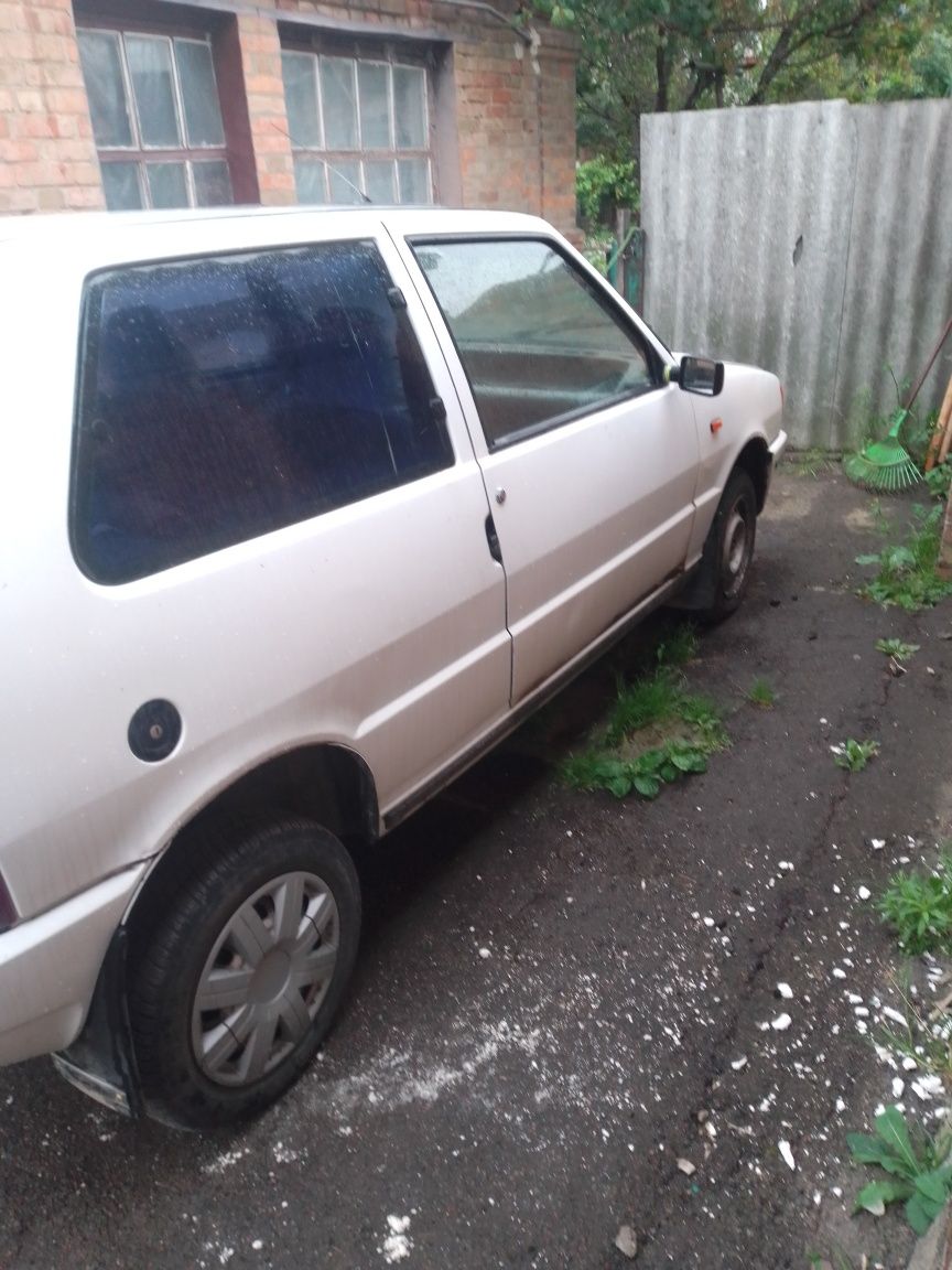 Продається Fiat Uno 1989 р.в.
Обʼєм двигуна: 1.0 (по техпаспорту, звʼя