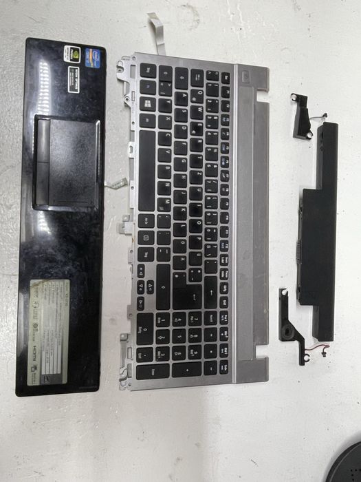 Pozostalosci po laptopie acer aspire v3-571g części laptop uszkodzony