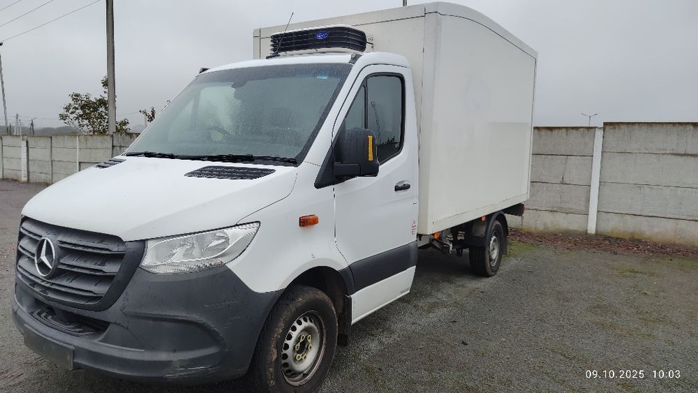 Запчастини спрінтер 907 Sprinter 2019 капот крило бампер фара двері