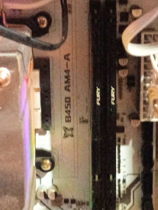 Продам свій пк ! Збырав рік тому.